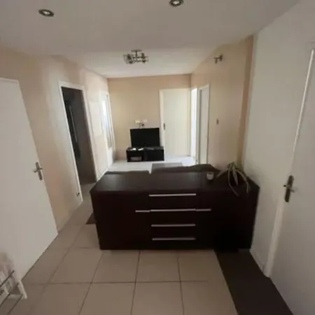 Apartment La Clara - Proche Gare & Lit Double *